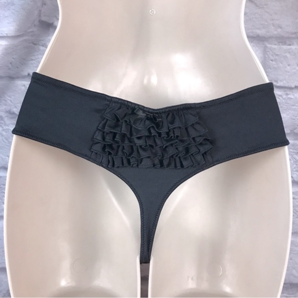 Tux Ruffle Thong Victoria’s Secret‎ Black